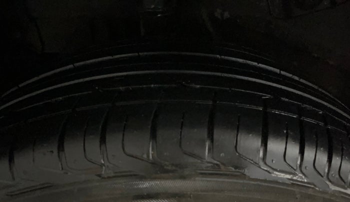 2018 Tata NEXON XM PETROL, Petrol, Manual, 45,541 km, Right Rear Tyre Tread
