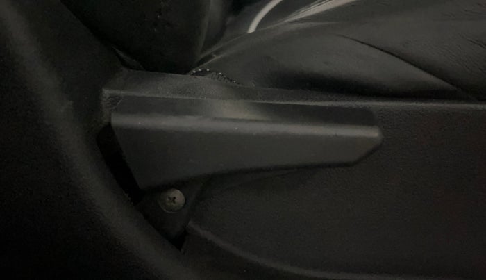 2018 Tata NEXON XM PETROL, Petrol, Manual, 45,541 km, Driver Side Adjustment Panel