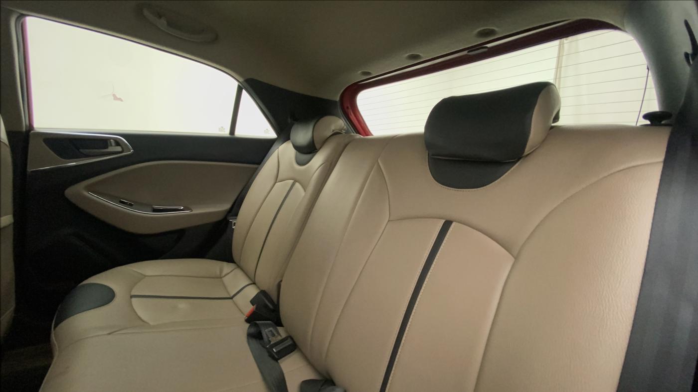 2015 Hyundai Elite i20 ASTA 1.2, Petrol, Manual, 27,696 km, Right Side Rear Door Cabin