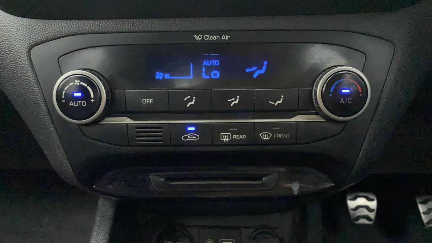 2015 Hyundai i20 Active 1.2 SX, Petrol, Manual, 51,182 km, Automatic Climate Control