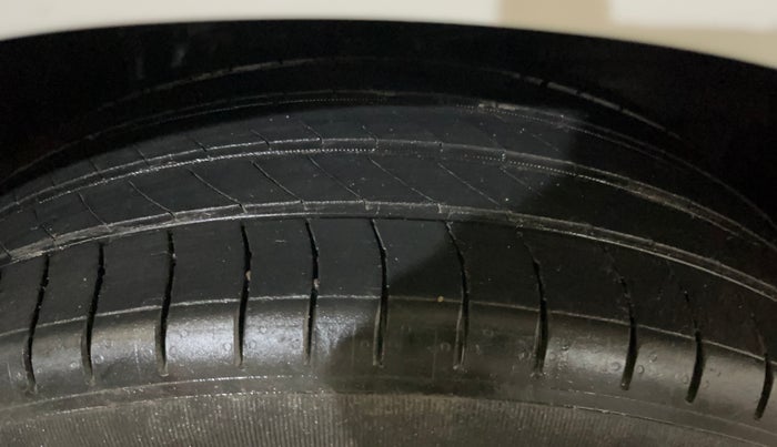 2022 Maruti Baleno DELTA CNG 1.2L, CNG, Manual, 53,910 km, Right Front Tyre Tread