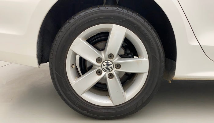 2013 Volkswagen Jetta COMFORTLINE TSI, Petrol, Manual, 1,09,357 km, Right Rear Wheel