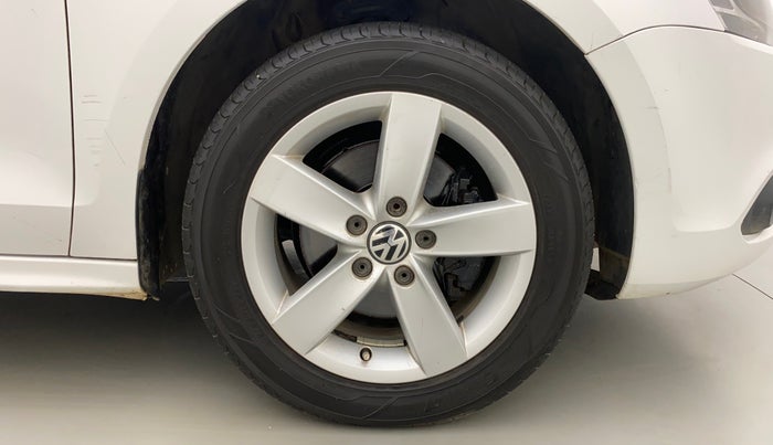 2013 Volkswagen Jetta COMFORTLINE TSI, Petrol, Manual, 1,09,357 km, Right Front Wheel