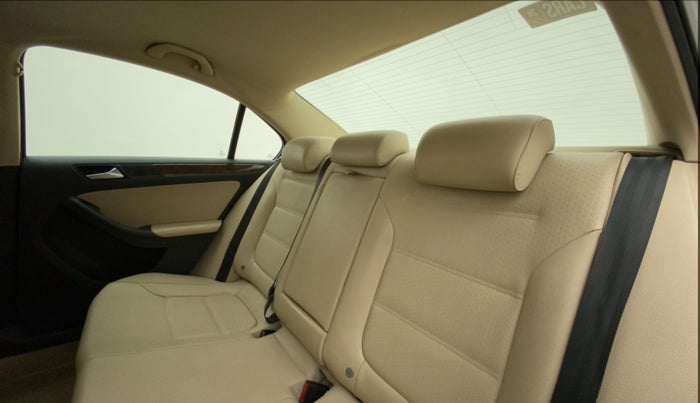 2013 Volkswagen Jetta COMFORTLINE TSI, Petrol, Manual, 1,09,357 km, Right Side Rear Door Cabin