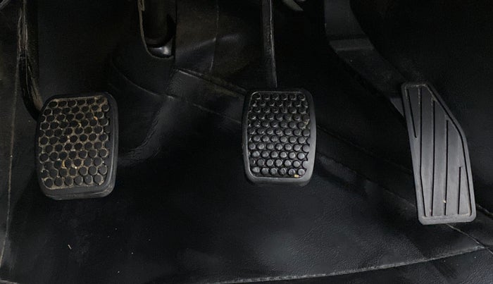 2019 Maruti Alto VXI, CNG, Manual, 30,561 km, Pedals