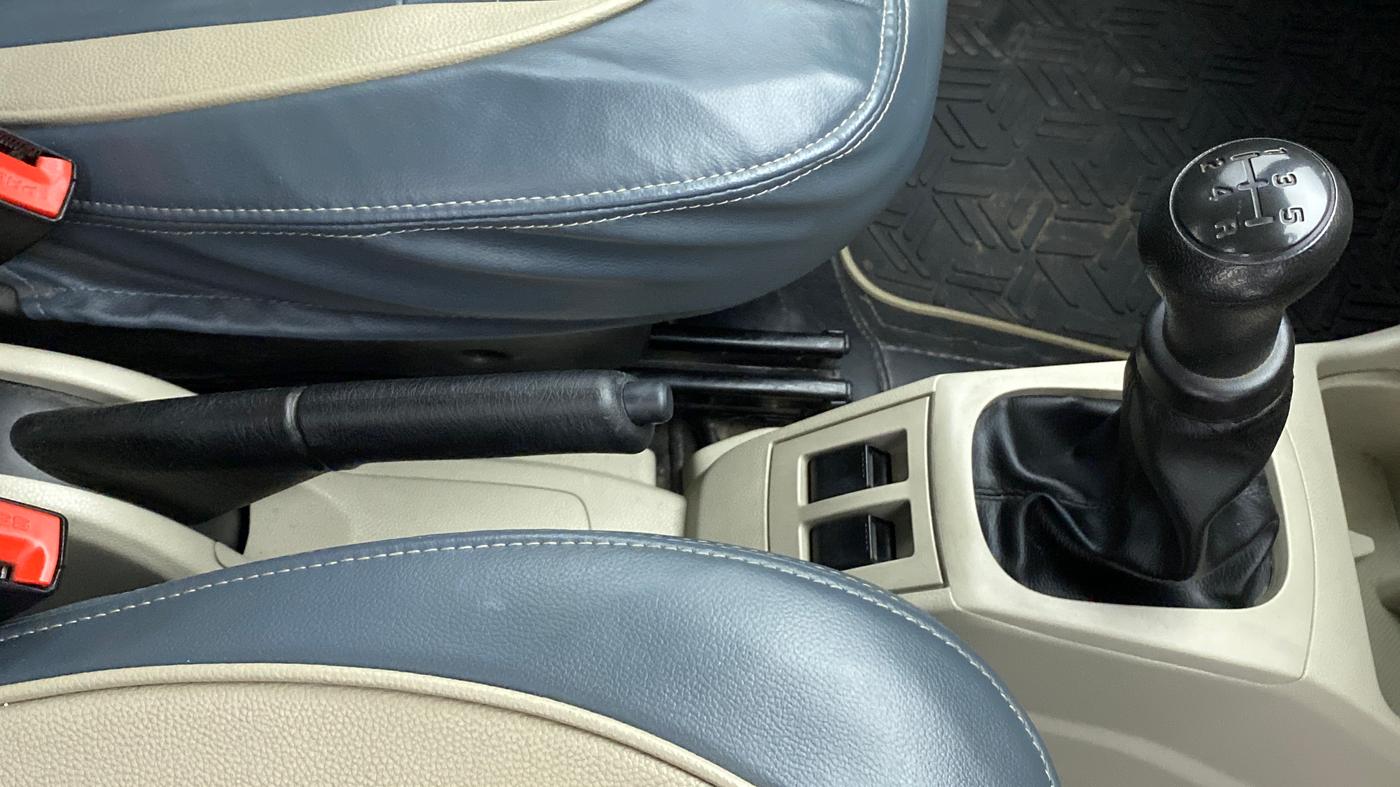 2019 Maruti Alto VXI, CNG, Manual, 30,561 km, Gear Lever
