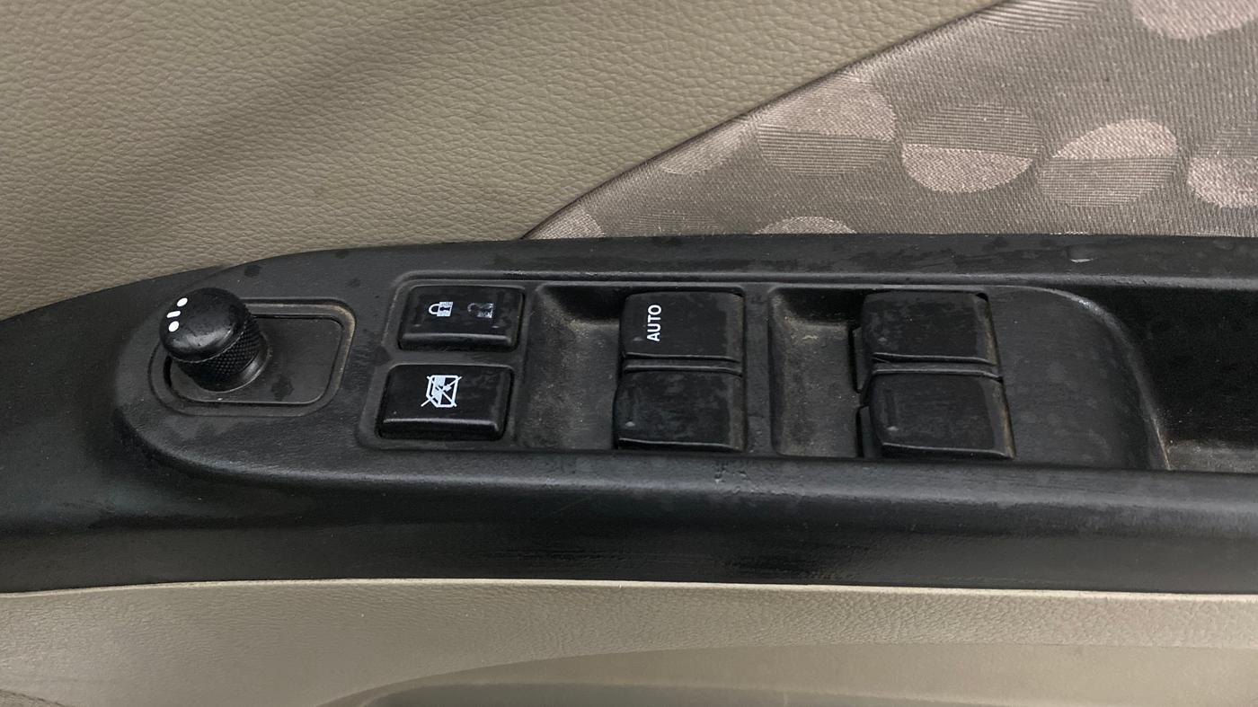 2017 Maruti Celerio ZXI AMT (O), Petrol, Automatic, 50,689 km, Driver Side Door Panels Control