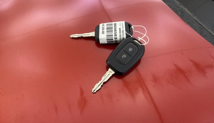 2019 Renault TRIBER RXT, Petrol, Manual, 11,487 km, Key Close Up