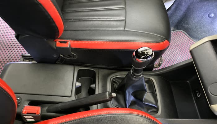 2019 Renault TRIBER RXT, Petrol, Manual, 11,487 km, Gear Lever