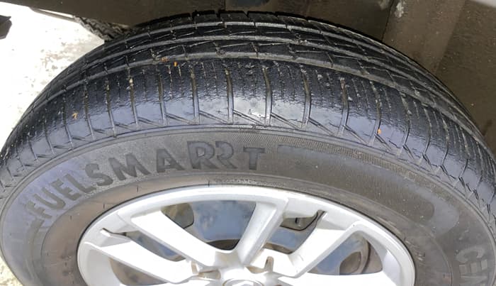 2019 Renault TRIBER RXT, Petrol, Manual, 11,487 km, Right Rear Tyre Tread