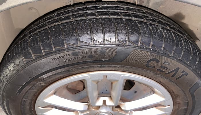 2019 Renault TRIBER RXT, Petrol, Manual, 11,487 km, Left Front Tyre Tread