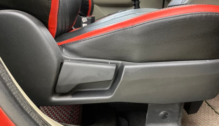 2019 Renault TRIBER RXT, Petrol, Manual, 11,487 km, Driver Side Adjustment Panel