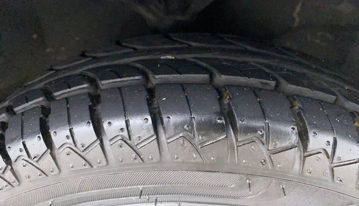 2010 Hyundai Santro Xing GLS, Petrol, Manual, 92,721 km, Right Front Tyre Tread