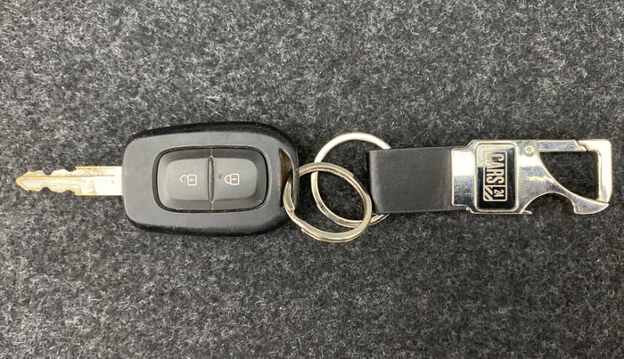 2020 Renault Kwid 1.0 RXT Opt, Petrol, Manual, 13,962 km, Key Close Up