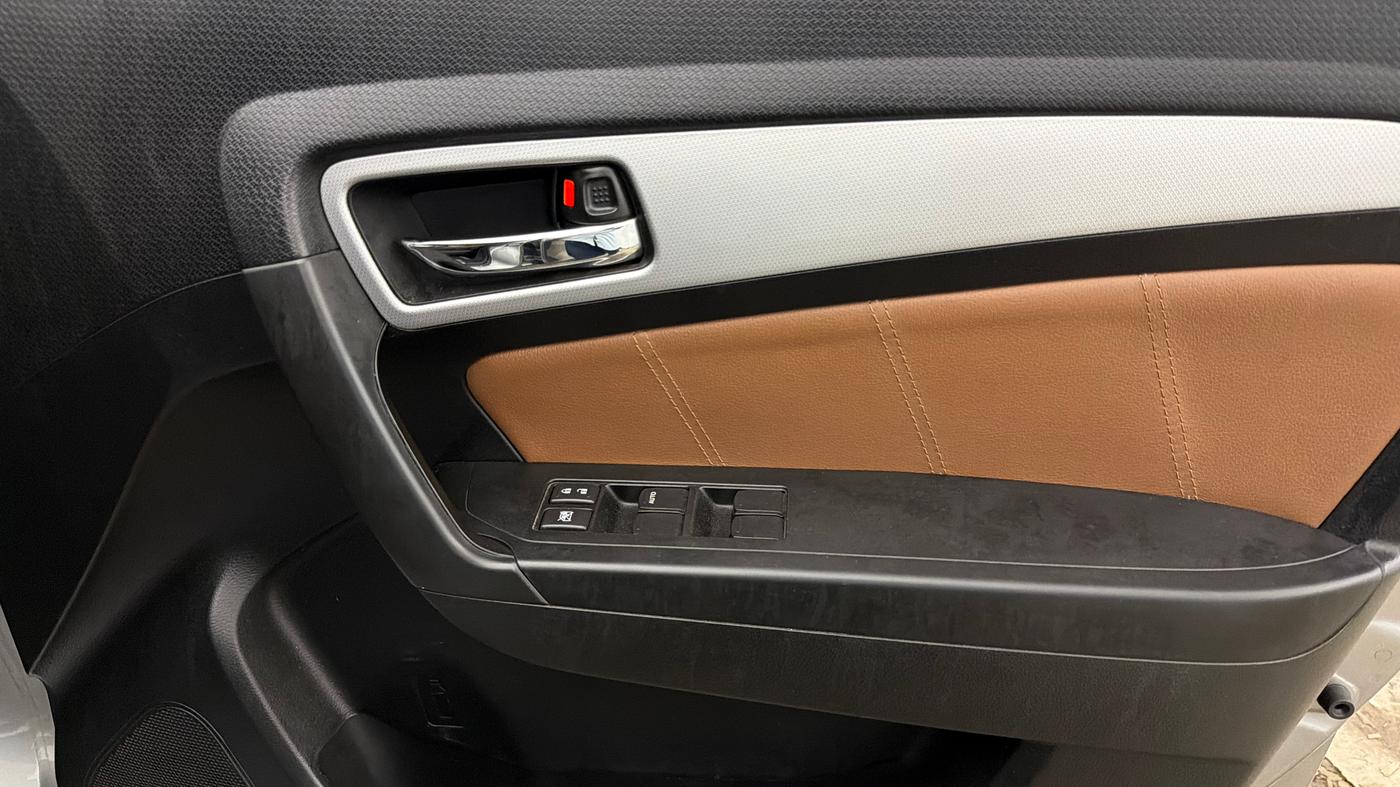 2022 Toyota URBAN CRUISER PREMIUM GRADE AT, Petrol, Automatic, 46,229 km, Driver Side Door Panels Control