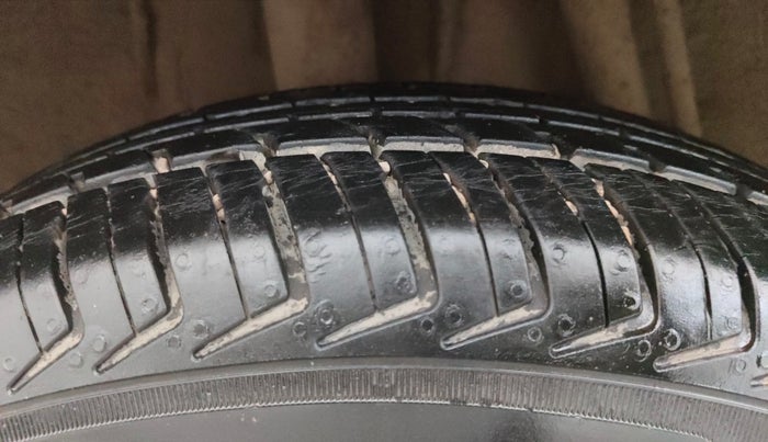 2019 Renault Kwid CLIMBER 1.0 AMT, Petrol, Automatic, 14,060 km, Right Rear Tyre Tread