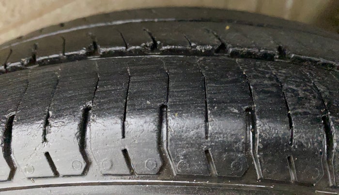2014 Maruti Wagon R 1.0 LXI CNG, CNG, Manual, 67,490 km, Left Rear Tyre Tread