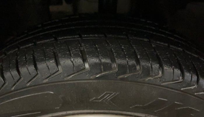2016 Renault Kwid RXT 0.8, Petrol, Manual, 10,868 km, Left Front Tyre Tread