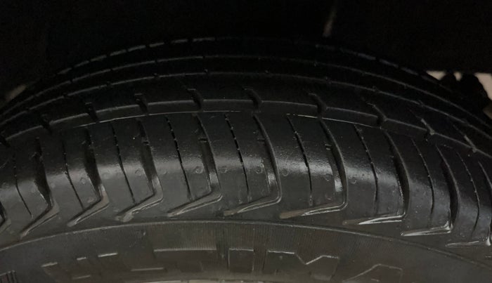 2016 Renault Kwid RXT 0.8, Petrol, Manual, 10,868 km, Left Rear Tyre Tread