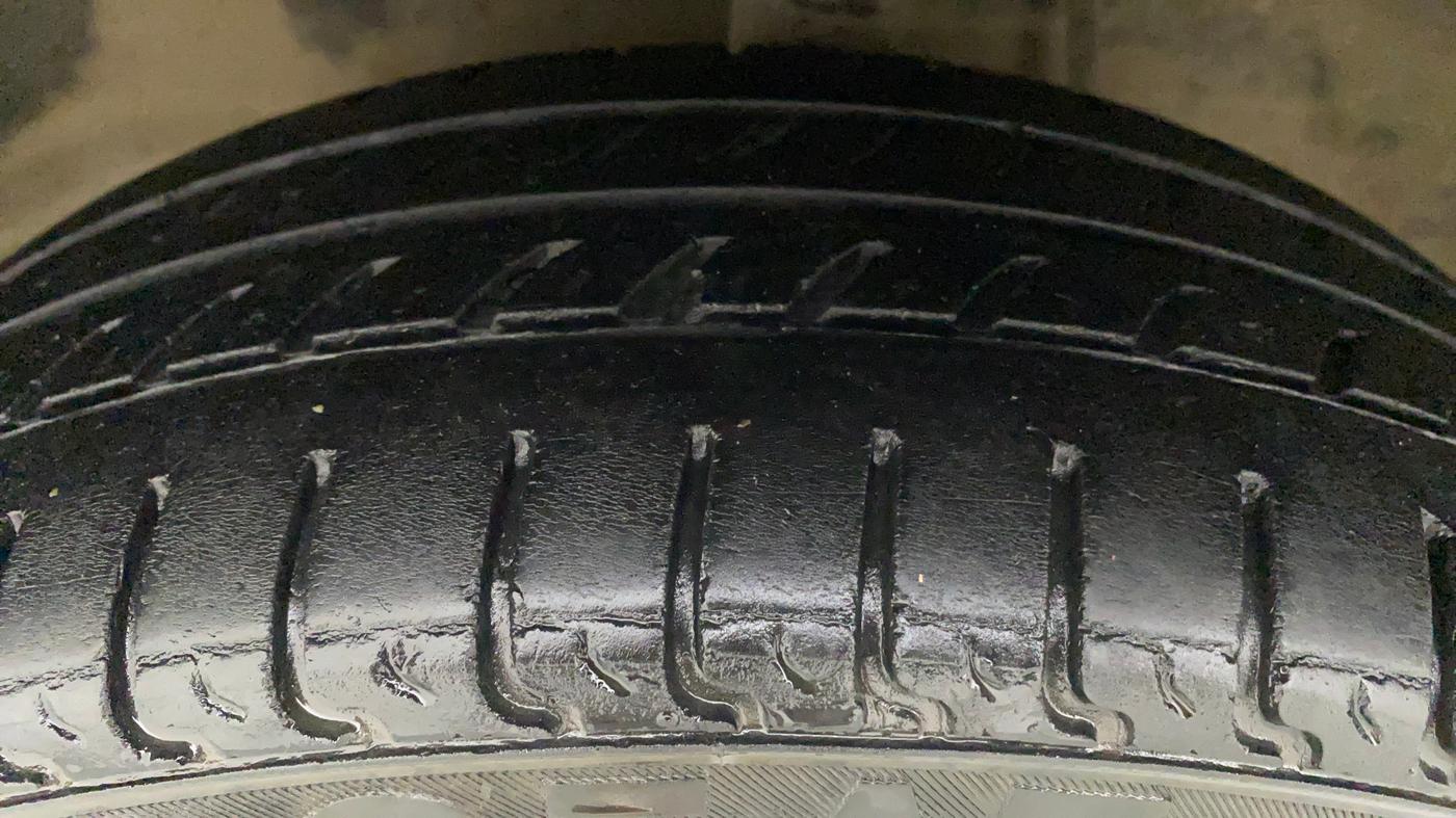 2018 Maruti Alto K10 VXI, Petrol, Manual, 24,278 km, Left Front Tyre Tread