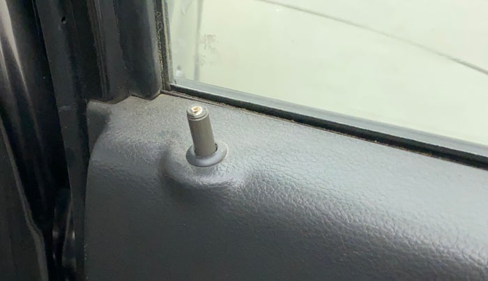 2018 Maruti Alto K10 VXI, Petrol, Manual, 24,278 km, Lock system - Door lock knob has minor damage
