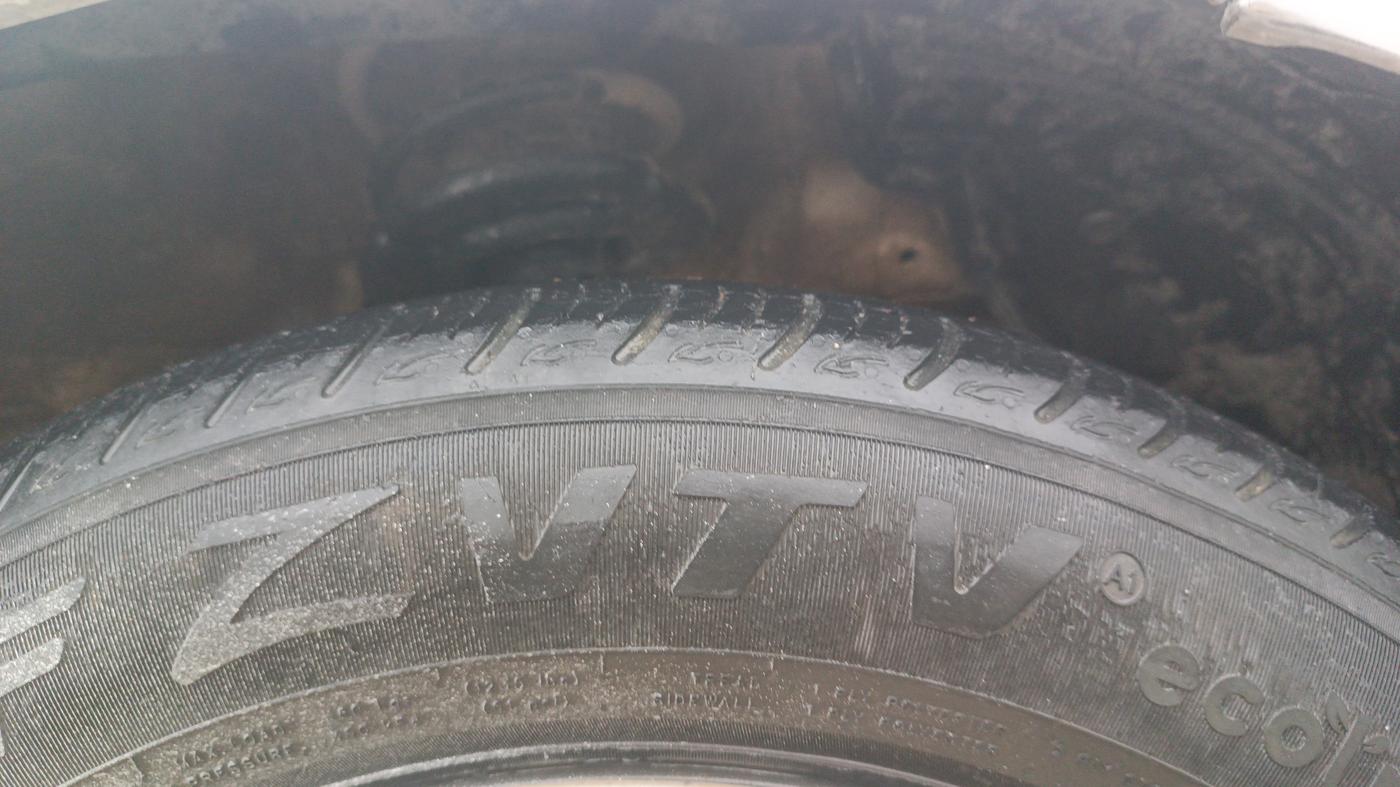 2017 Maruti Ertiga VDI SHVS, Diesel, Manual, 1,07,283 km, Right Front Tyre Tread