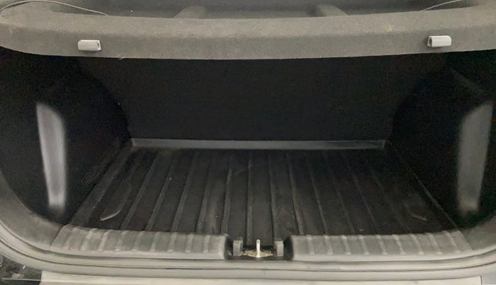 2022 KIA SONET HTK PLUS 1.0 IMT, Petrol, Manual, 57,369 km, Boot Inside