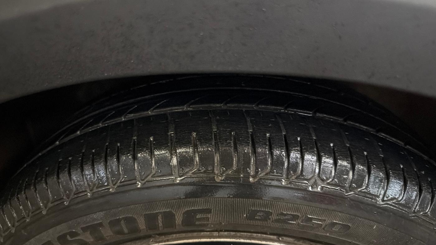 2017 Maruti IGNIS ZETA 1.2, Petrol, Manual, 97,153 km, Left Front Tyre Tread
