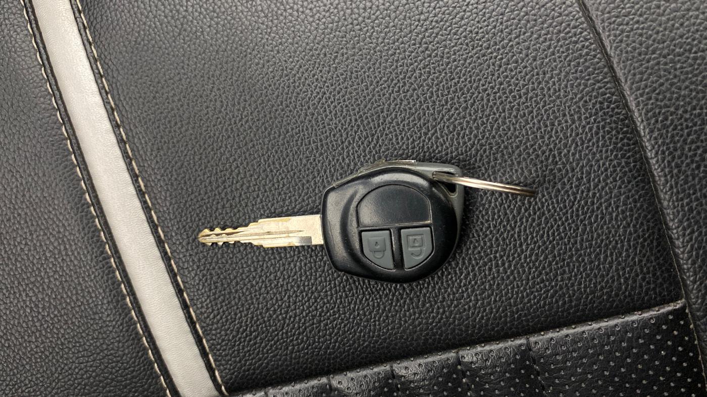 2018 Maruti Alto K10 VXI (O), Petrol, Manual, 26,350 km, Key Close Up