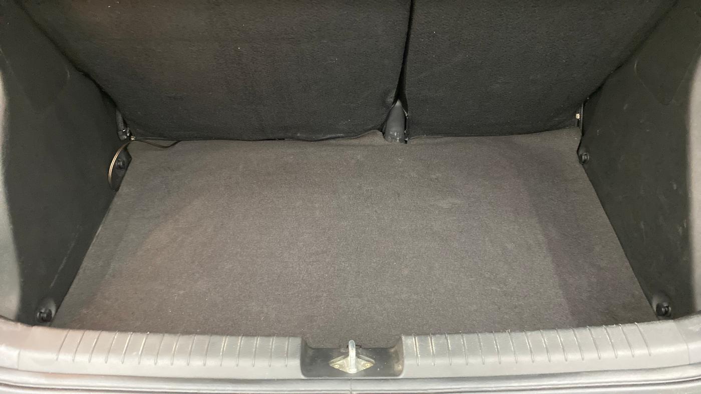 2017 Hyundai i20 Active 1.4 SX, Diesel, Manual, 33,802 km, Boot Inside