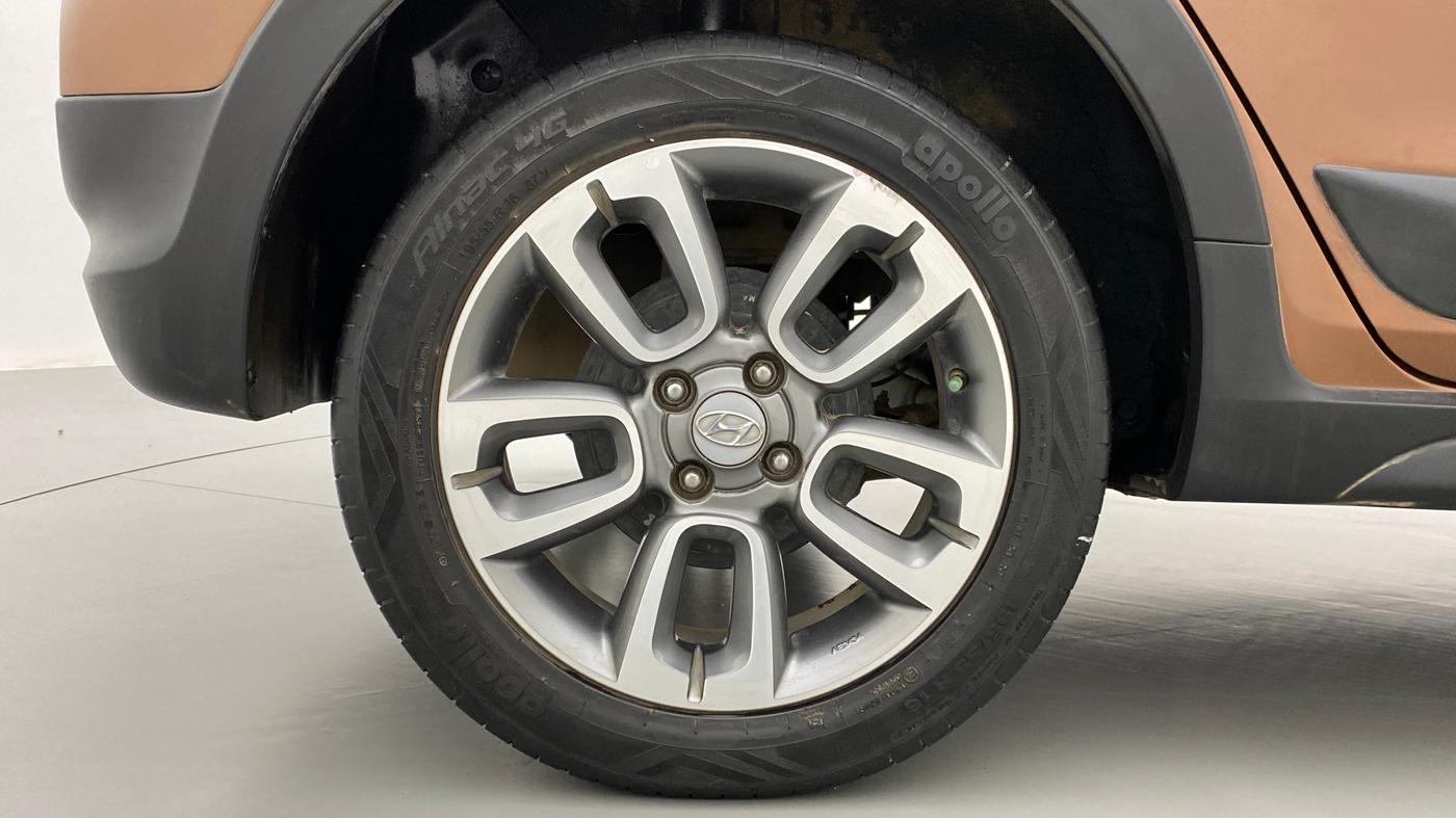 2017 Hyundai i20 Active 1.4 SX, Diesel, Manual, 33,802 km, Right Rear Wheel