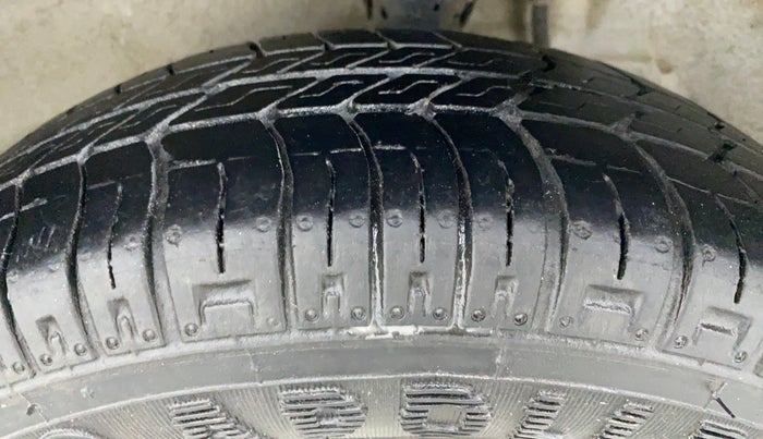 2018 Maruti Alto 800 LXI, Petrol, Manual, 19,295 km, Left Front Tyre Tread