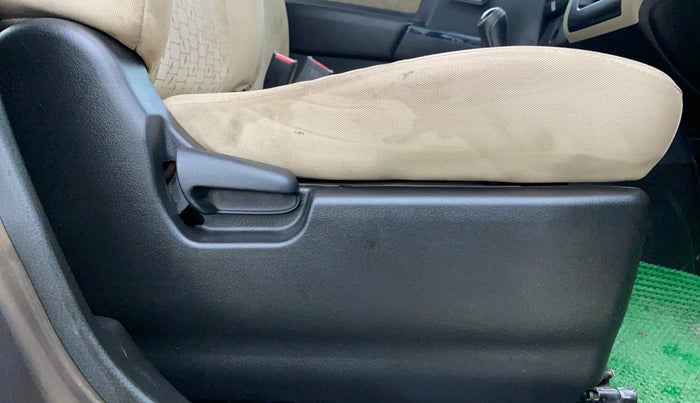 2017 Maruti Wagon R 1.0 VXI, Petrol, Manual, 72,754 km, Driver Side Adjustment Panel