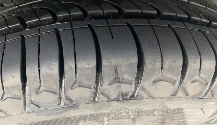 2017 Ford New Figo TITANIUM1.5 DIESEL, Diesel, Manual, 97,482 km, Right Rear Tyre Tread