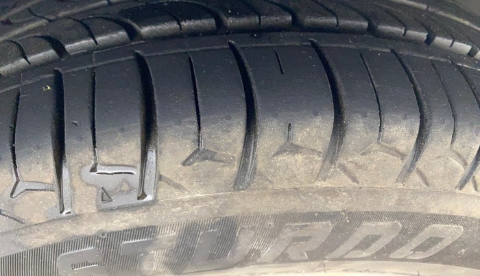 2017 Ford New Figo TITANIUM1.5 DIESEL, Diesel, Manual, 97,482 km, Right Front Tyre Tread