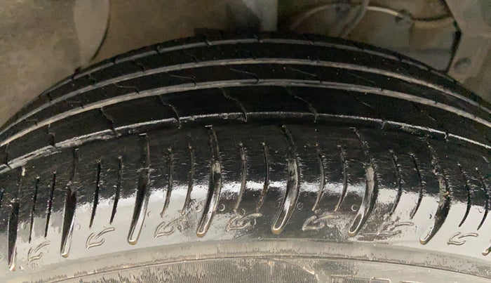 2021 Maruti Vitara Brezza VXI AT SHVS, Petrol, Automatic, 18,327 km, Right Front Tyre Tread