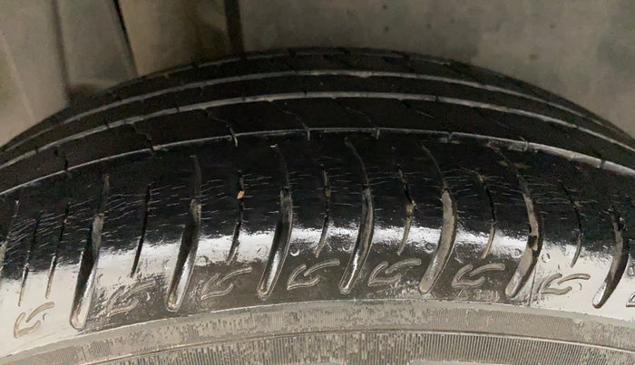 2021 Maruti Vitara Brezza VXI AT SHVS, Petrol, Automatic, 18,327 km, Right Rear Tyre Tread
