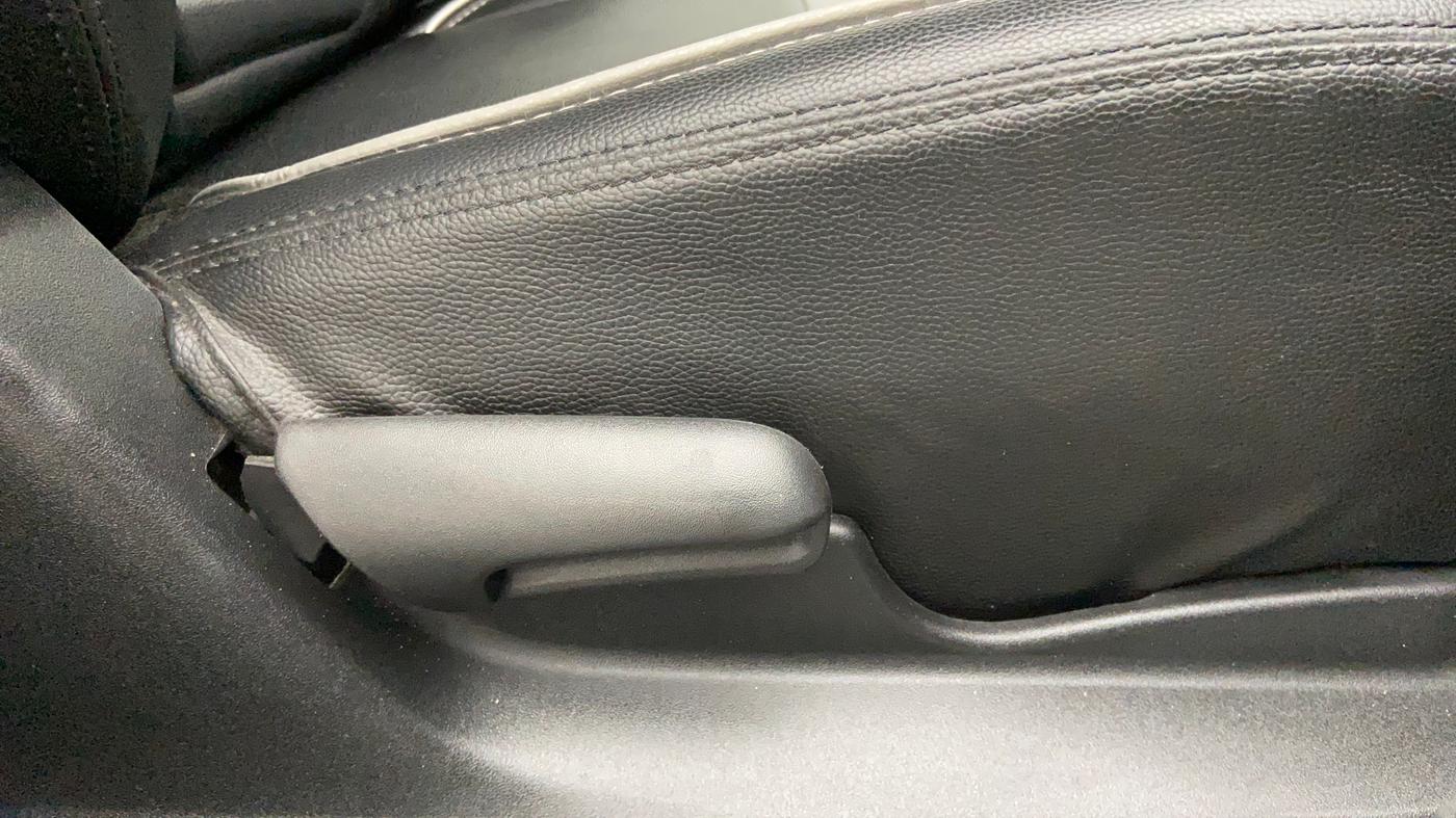 2021 Maruti Vitara Brezza VXI AT SHVS, Petrol, Automatic, 18,327 km, Driver Side Adjustment Panel