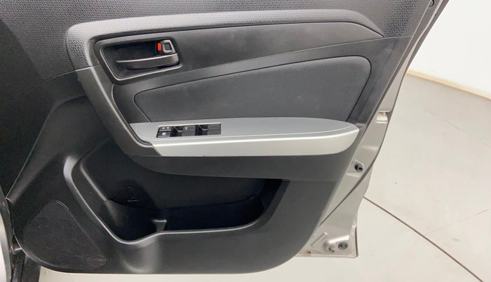 2021 Maruti Vitara Brezza VXI AT SHVS, Petrol, Automatic, 18,327 km, Driver Side Door Panels Control