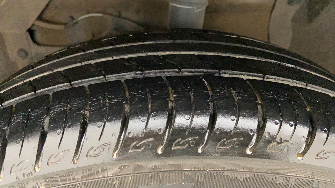 2021 Maruti Vitara Brezza VXI AT SHVS, Petrol, Automatic, 18,327 km, Left Front Tyre Tread