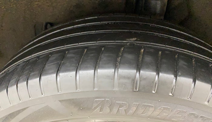 2023 Mahindra XUV700 AX 7 D MT 7 STR, Diesel, Manual, 1,37,545 km, Left Rear Tyre Tread