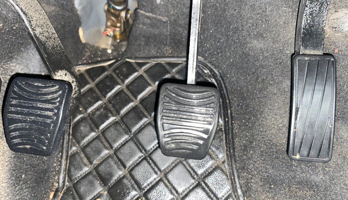 2023 Mahindra XUV700 AX 7 D MT 7 STR, Diesel, Manual, 1,37,545 km, Pedals