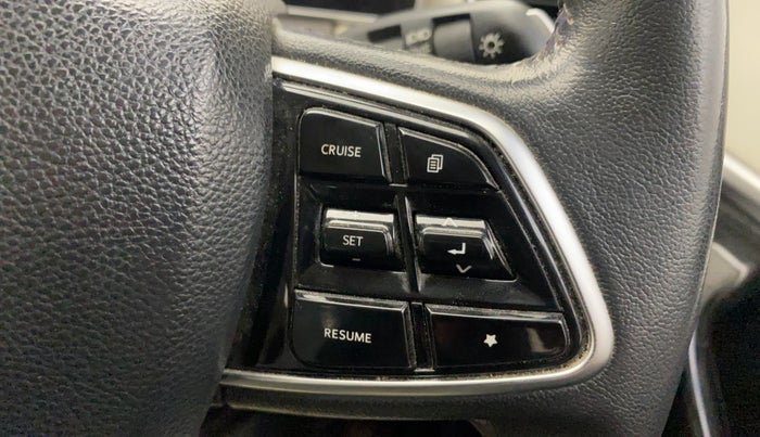 2023 Mahindra XUV700 AX 7 D MT 7 STR, Diesel, Manual, 1,37,545 km, Adaptive Cruise Control