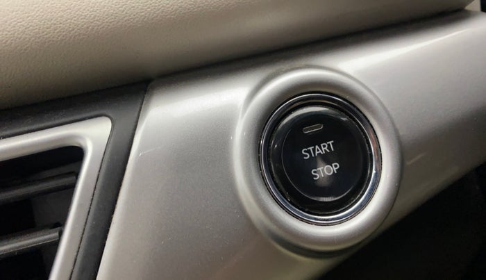 2023 Mahindra XUV700 AX 7 D MT 7 STR, Diesel, Manual, 1,37,545 km, Keyless Start/ Stop Button