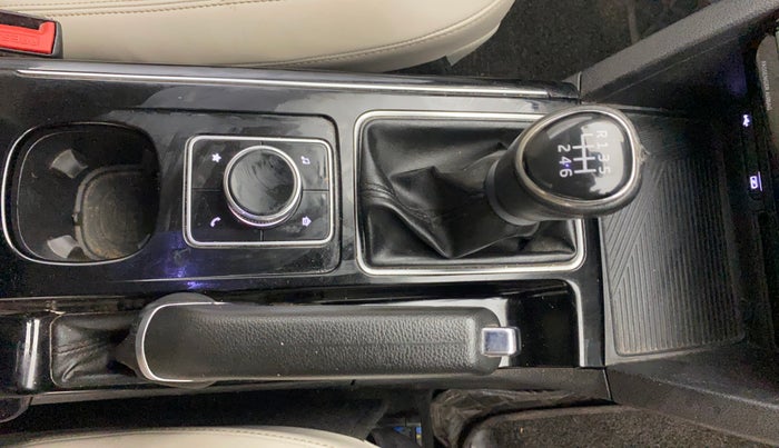 2023 Mahindra XUV700 AX 7 D MT 7 STR, Diesel, Manual, 1,37,545 km, Gear Lever