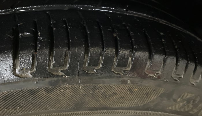 2023 Hyundai NEW I20 MAGNA 1.2 MT, Petrol, Manual, 53,873 km, Right Front Tyre Tread