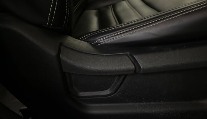 2023 Hyundai NEW I20 MAGNA 1.2 MT, Petrol, Manual, 53,873 km, Driver Side Adjustment Panel