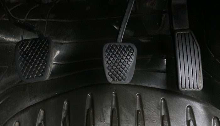 2017 Honda WR-V 1.2 i-VTEC VX MT, CNG, Manual, 60,516 km, Pedals