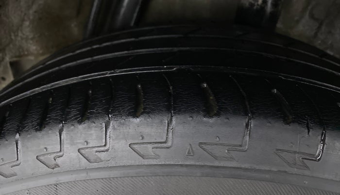 2017 Honda WR-V 1.2 i-VTEC VX MT, CNG, Manual, 60,516 km, Left Rear Tyre Tread