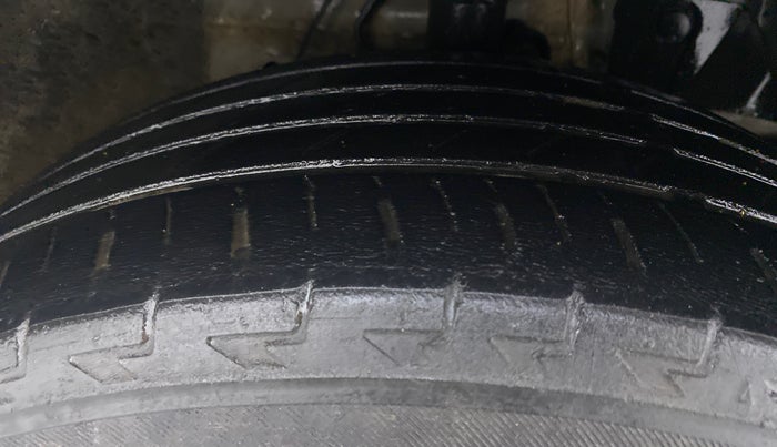 2017 Honda WR-V 1.2 i-VTEC VX MT, CNG, Manual, 60,516 km, Right Front Tyre Tread